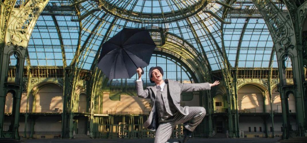 "Singin' in the Rain" inside of the Grand Palais!