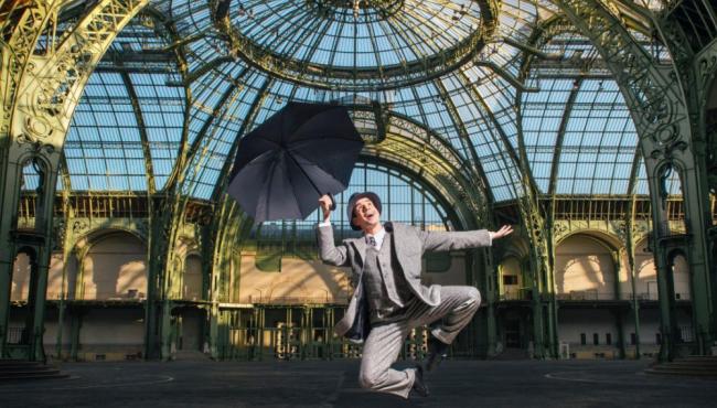 "Singin' in the Rain" inside of the Grand Palais!