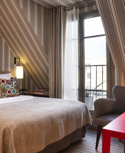 Hôtel Signature St Germain des Prés - Chambre Deluxe avec balcon mansardée